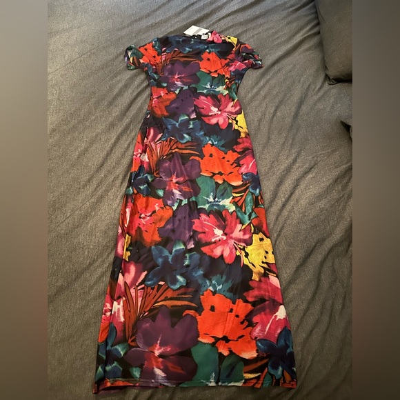 Runaway the Label Romance Dress. Floral bodycon midi dress. NWT size large - Picture 2 of 4